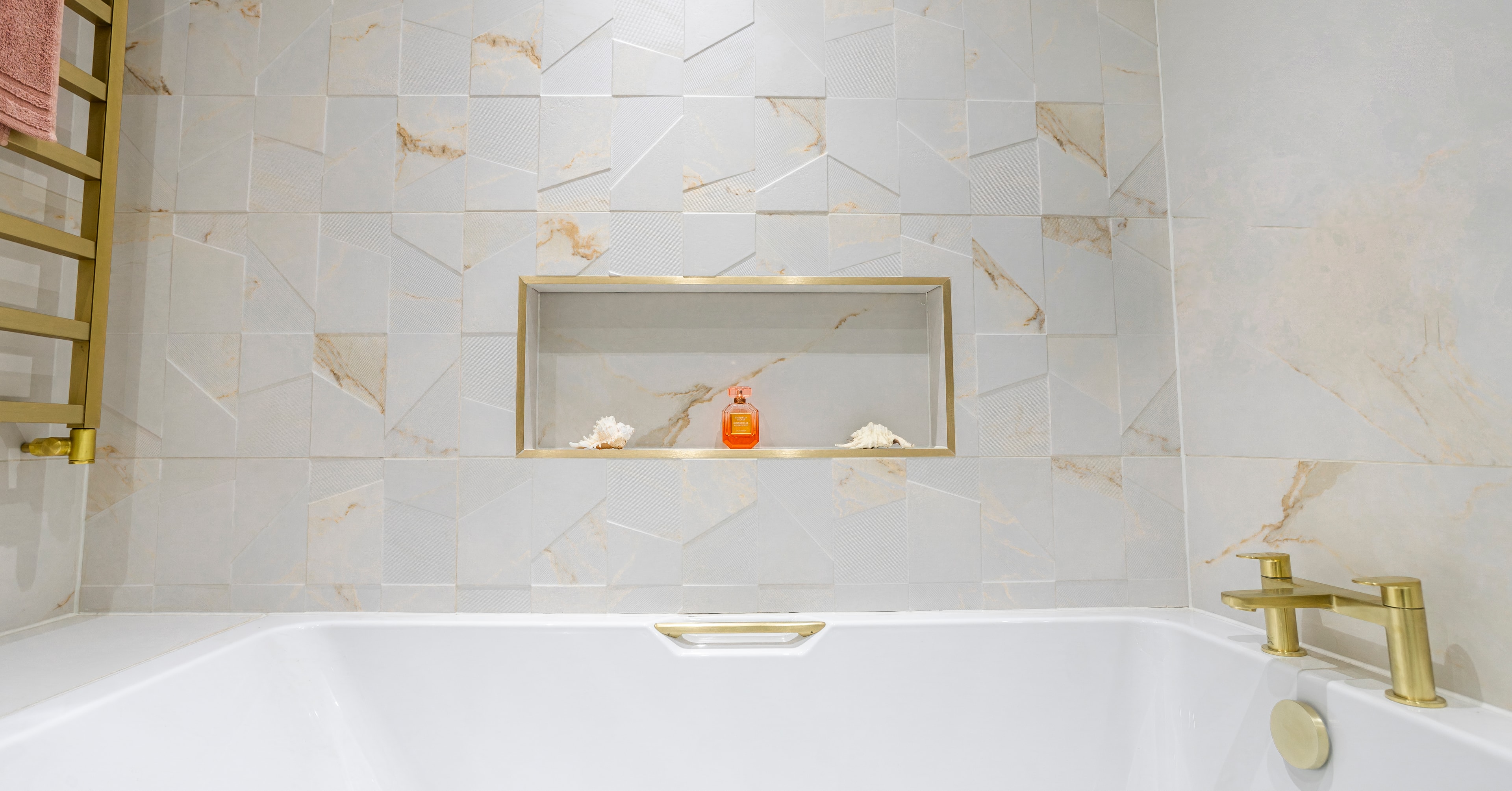 Geometric tile bath