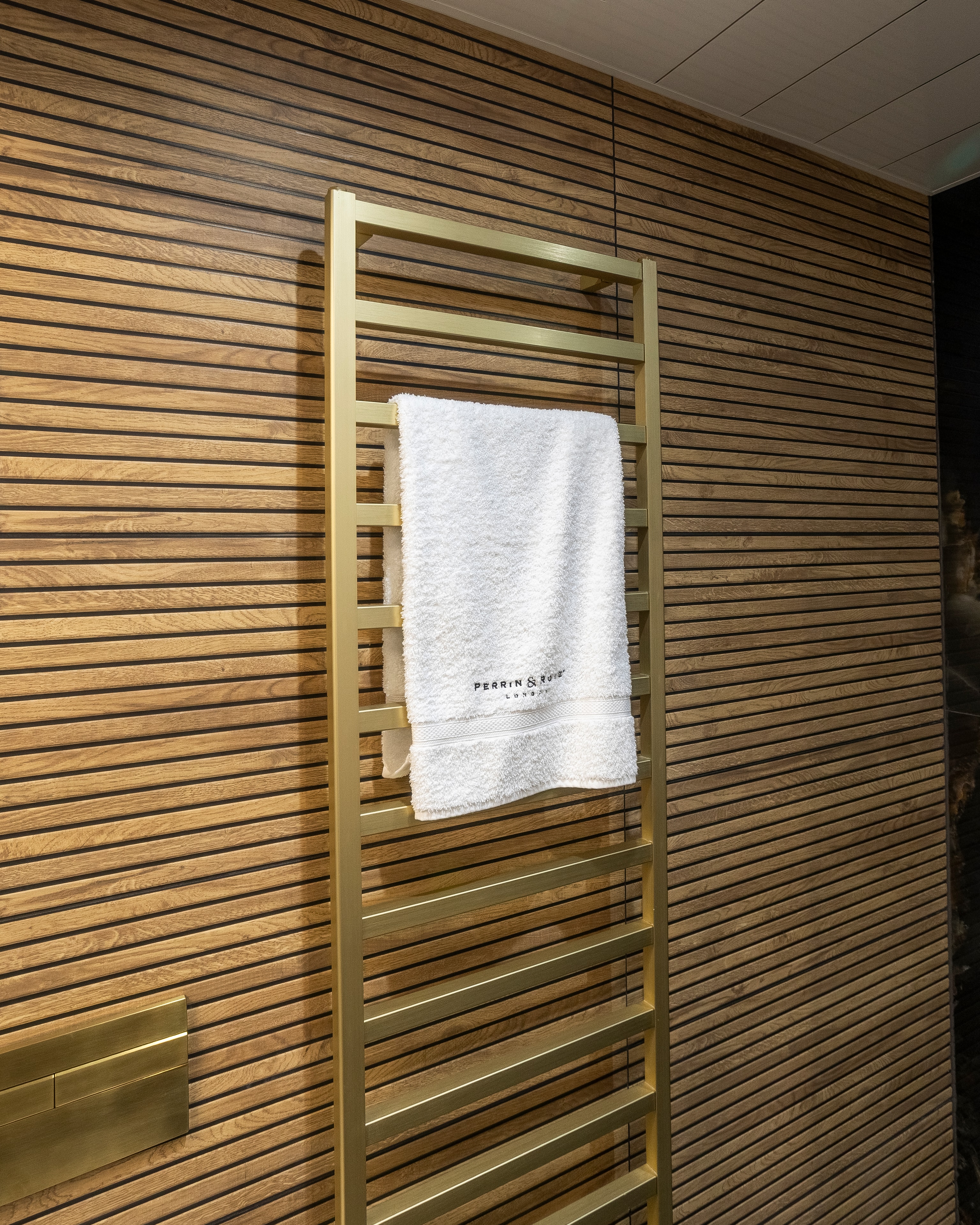 Gold ladder rail wood slat