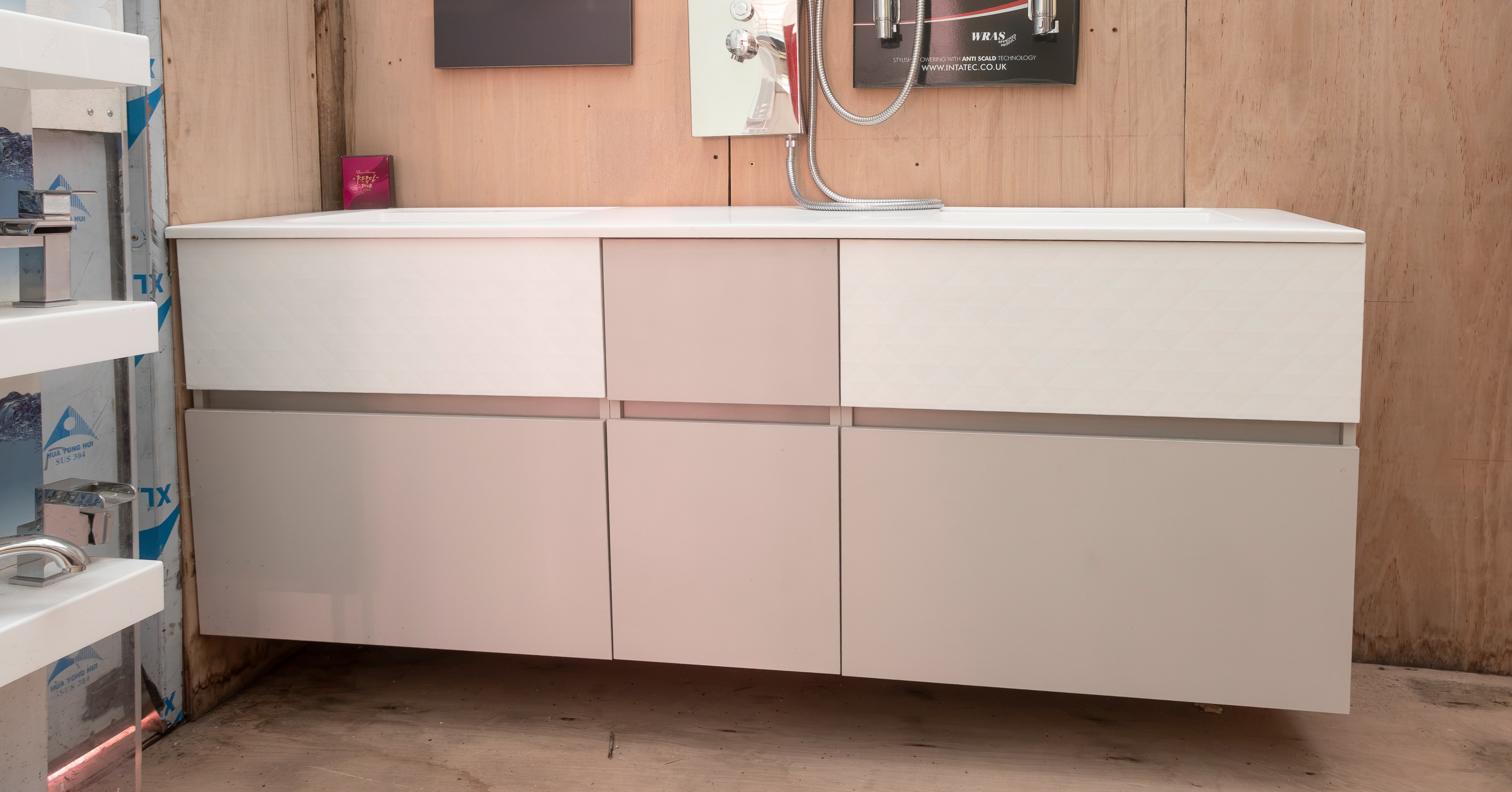Ex-display product 14