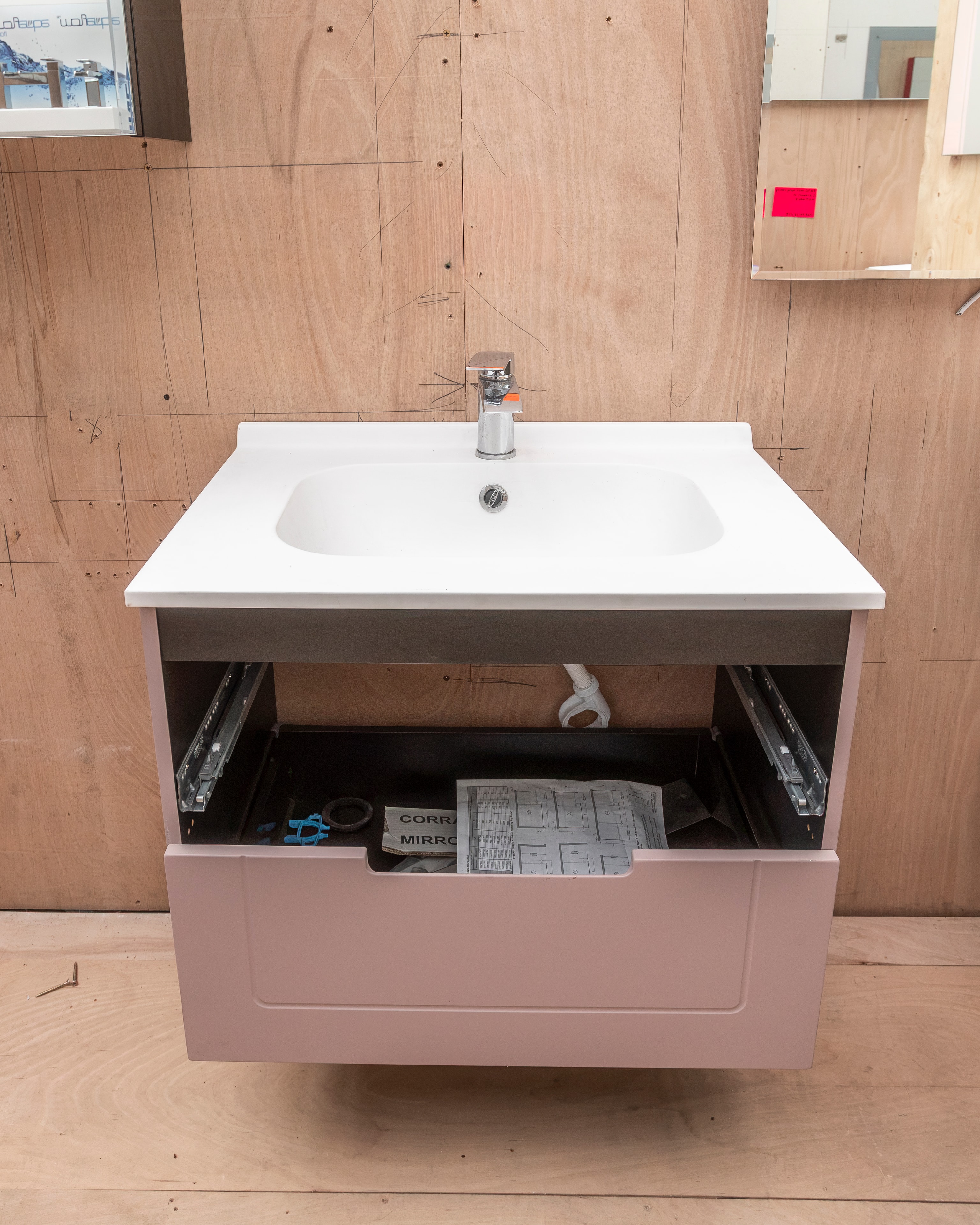 Ex-display product 18